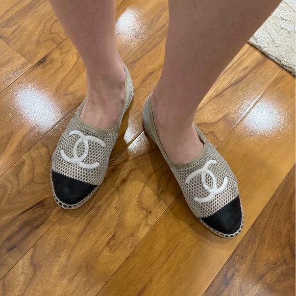Chanel Mesh Logo Flats - Picture 9 of 9